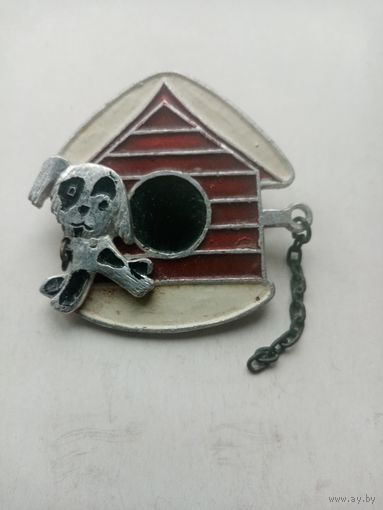 ЗНАЧОК СОБАКА НА ЦЕПИ (НАКЛАДНОЙ)