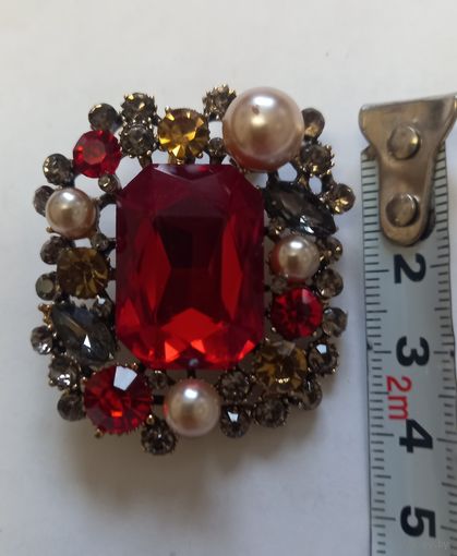 Брошь красивая винтажный стиль