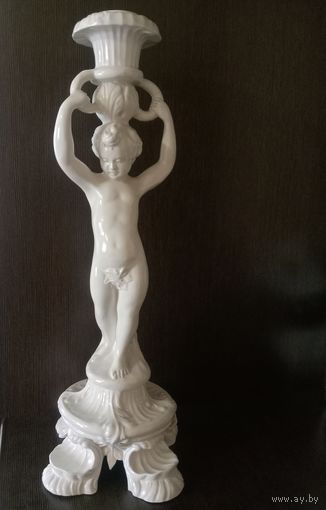 Фирменный Фарфоровый подсвечник из Англии, для интерьера и коллекции.