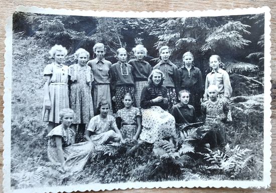 Фото в пионерлагере "Зеленое" 1965 г. 8х11 см.