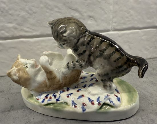 Статуэтка  ИГРАЮЩИЕ КОТЯТА. ЗиК Конаково 50е годы. Редкая   Распродажа коллекции!!!