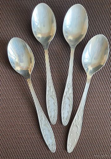 Ложки десертные "Пламя", мельхиор, 4 шт. одним лотом.