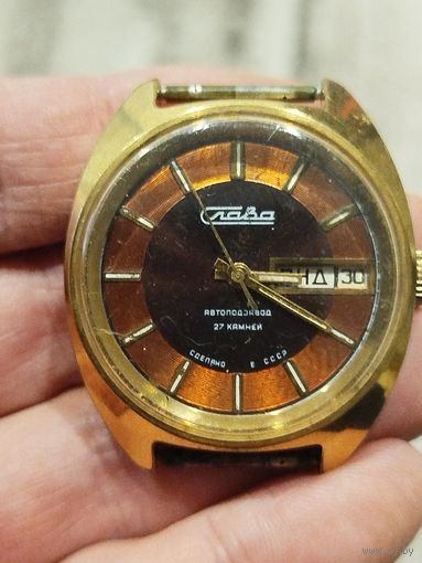 Красивые часы ссср слава,позолота ау.10,на ходу,календарь переключается,АВТОПОДЗАВОД,с рубля