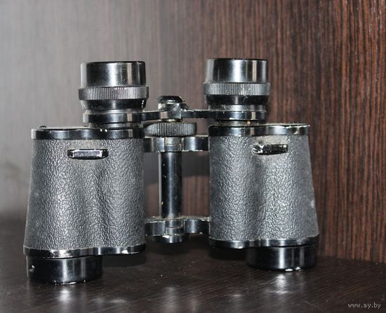 Бинокль "Revue", Nr. A-A 70012, 8 x30, 130m auf 1000m, Vergutete Optik 1015.