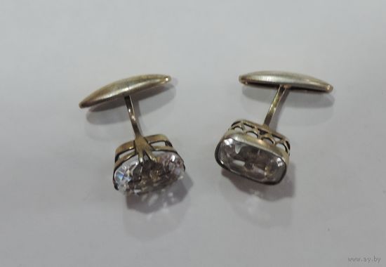 Запонки серебренные с большим кристаллом. СССР. 875 пр. со звездой. Разные. Можно по одной.