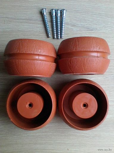 Четыре Мебельных Ножки - Одним Лотом - Размеры: Высота - 5 см. Ширина - 7,5 см.