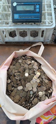 Более 20 кг монет по 3 копейки, есть в состоянии AU-UNC штемпельный блеск.