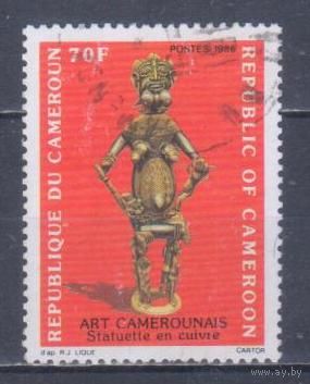 [1463] Камерун 1986. Культура Африки.Фигурка из дерева. Гашеная марка.