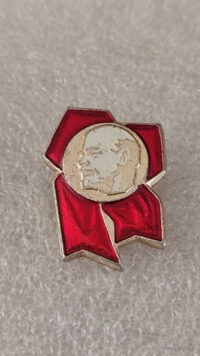 Значек знак Ленин,200 лотов с 1 рубля!!!