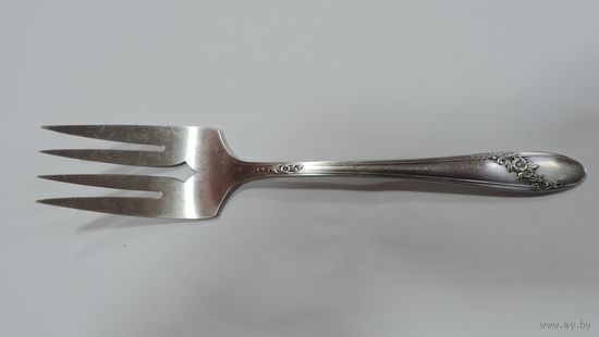 Вилка для десерта 30-е годы фирмы "Tudor Plate. Oneida Community." США. Длина 21 см. Мельхиор посеребренный.