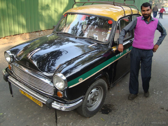 Модель авто Hindustan Ambassador. Старый Китай. масштаб 1:32.