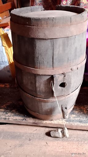 Старинная дубовая бочка для вина, бочка СССР, деревянная бочка, бочонок старый для вина