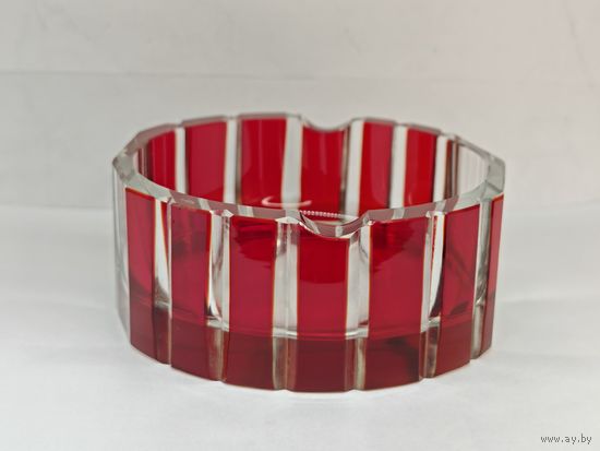 Хрустальная пепельница "Нёман" Красное стекло. С рубля