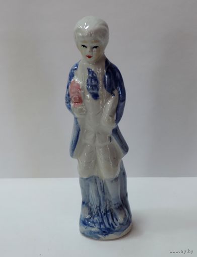 Статуэтка фарфоровая "Юноша" 80-90-е годы Европа. Высота 16 см.