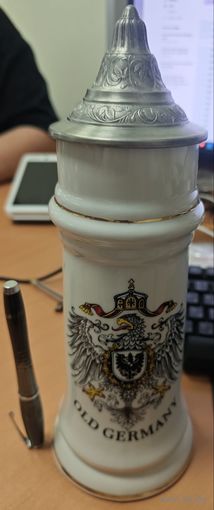 Шикарная, фарфоровая с золочением, пивная кружка. Германия