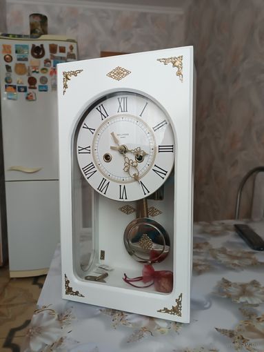 Часы настенные с боем Янтарь