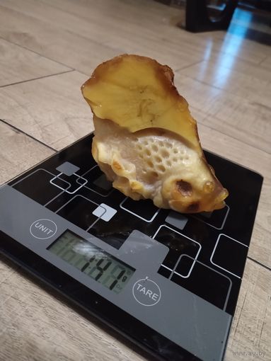 Статуэтка ЯНТАРЬ ПЕЙЗАЖНЫЙ . МОРЁНЫЙ ДУБ. Большая 140г.