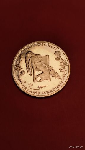 10 Евро 2015. Германия. Сказки братьев Гримм - Спящая красавица. С рубля. (10)