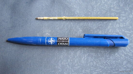 Фирменная шариковая ручка 8