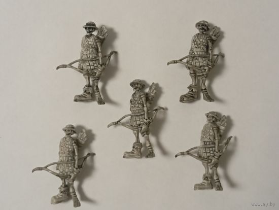 Солдатики 5 скелетов ( второе фото для сравнения размера )