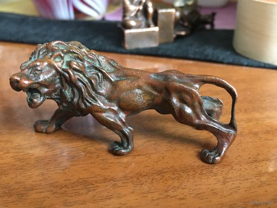 Бронзовый лев, супер детализация