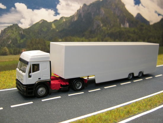 Модель грузового автомобиля Iveco Eurotech. Масштаб НО-1:87.