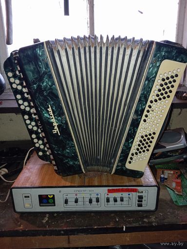 Боян  " Украина " , СССР  , довольно редкий экземпляр .