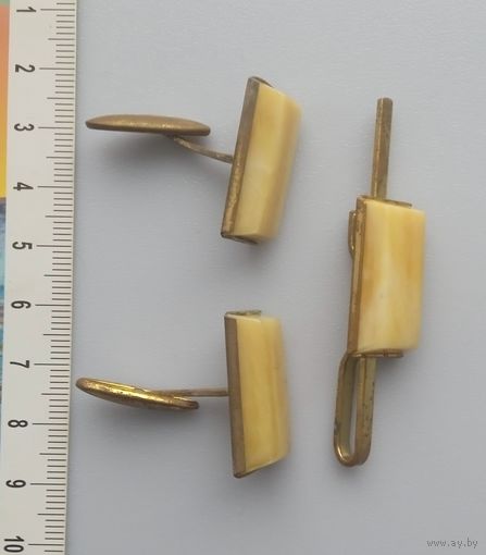 Запонки.