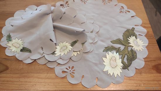 Набор салфеток декоративных. 1 большая диаметр 36 см, 6 небольих диаметр 20 см. Цена за набор.