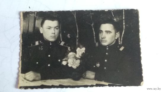 Фото друзей  сослуживцев 1947 год