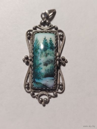 Кулон с финифтью