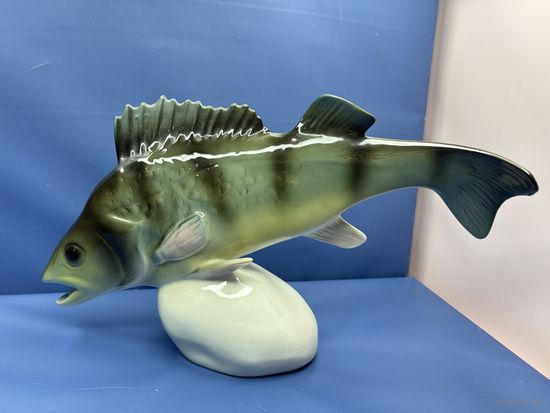 Статуэтка "Окунь", фарфор, роспись, мануфактура "Royal Dux", Чехия, 1940-1960 гг.размеры90 x 310 x 200