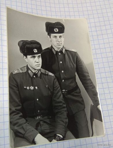 2 солдата