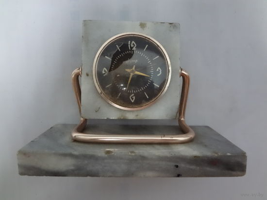 Часы Молния.