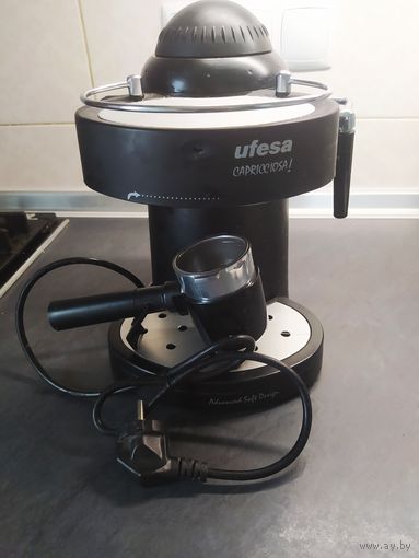 Кофеварка рожковая Ufesa CE7115 Capricciosa