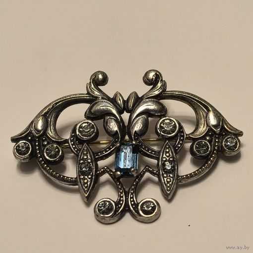 Шикарная брошь. Натуральные кристаллы.