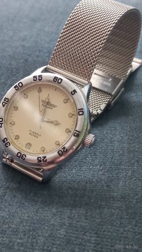 Часы Полет, механика с металлическим браслетом