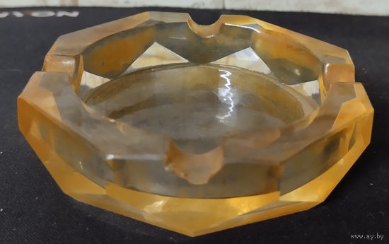 Пепельница из карнавального стекла (carnival glass ashtray)