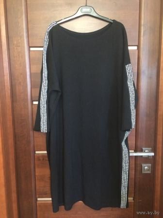 Платье спорт шик на 60-64 размер, пару раз б/у. Очень классное платье, красиво оформлено, сбоку и по рукам белой полосой.