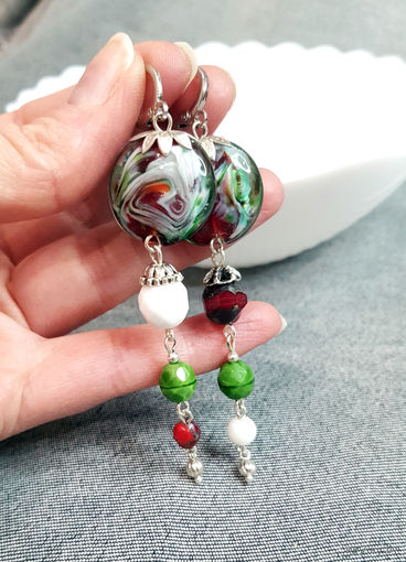 Серьги ручной работы из стекла (красно-зеленые-белые) в серебре