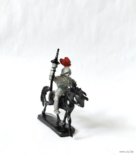 Солдатик. Коллекционная фигурка рыцаря на коне.