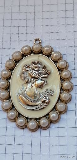Винтажный медальончик