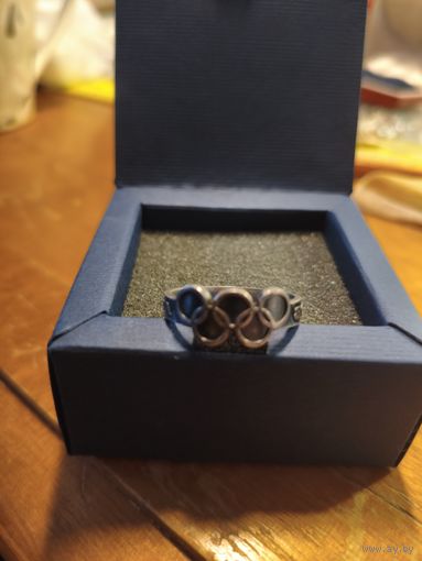 Серебряное кольцо Олимпиада-80.