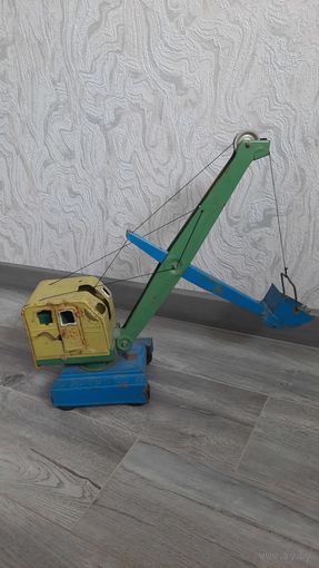 Игрушка экскаватор АЗЛК СССР