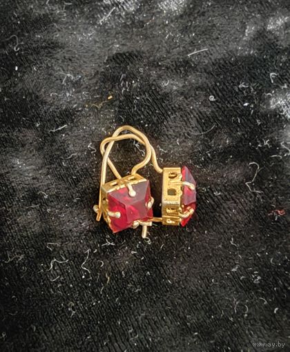 Позолоченные серьги СССР со вставками под рубин