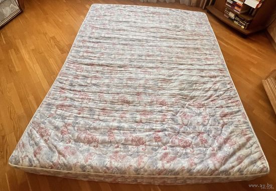 Матрас пружинный 160/200. В ОТЛИЧНОМ состоянии!!! СРОЧНО!!!