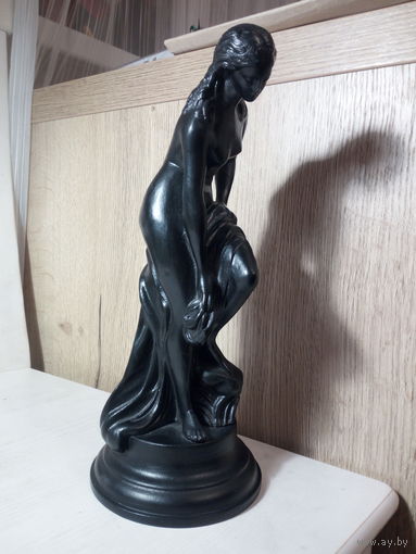Коллекция Касли-Куса. Купальщица после купания. Касли 1996.