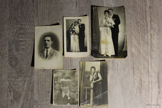 Фотографии разных годов и размеров, 5 штук.