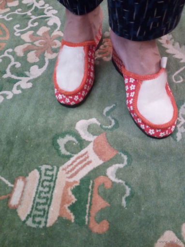 Комнатные тапки  на танкетке