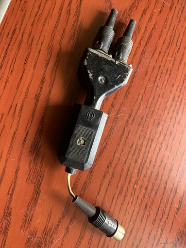 Советский древний "переходник" от самолётного оборудования неизвестного назначения.